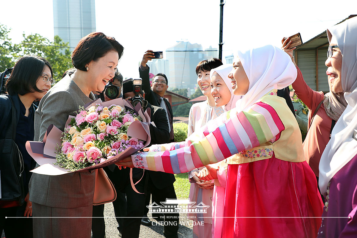 First Lady Kim Jung-sook visiting Seri Puteri Science Secondary School in Kuala Lumpur, Malaysia 