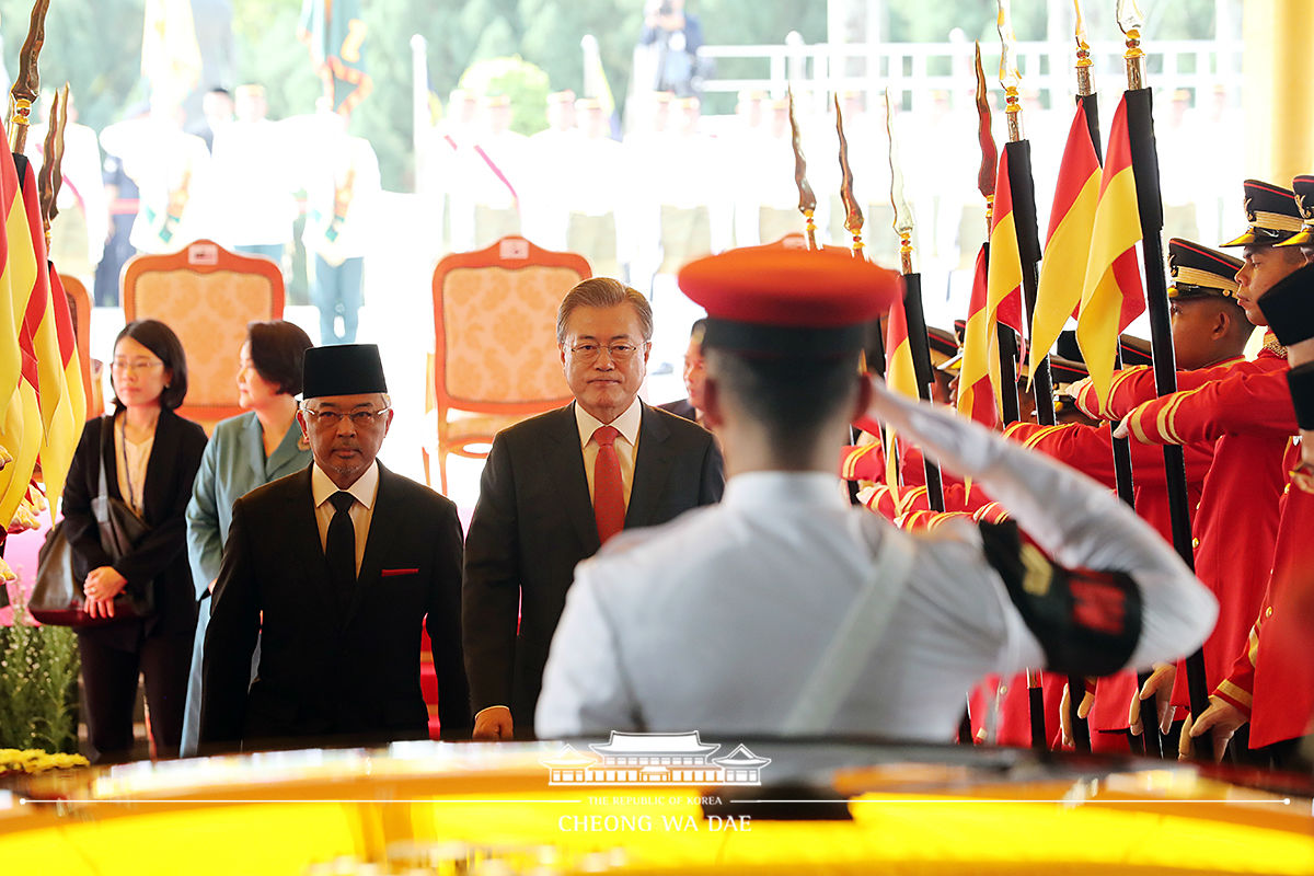 Attending the official welcoming ceremony in Malaysia 