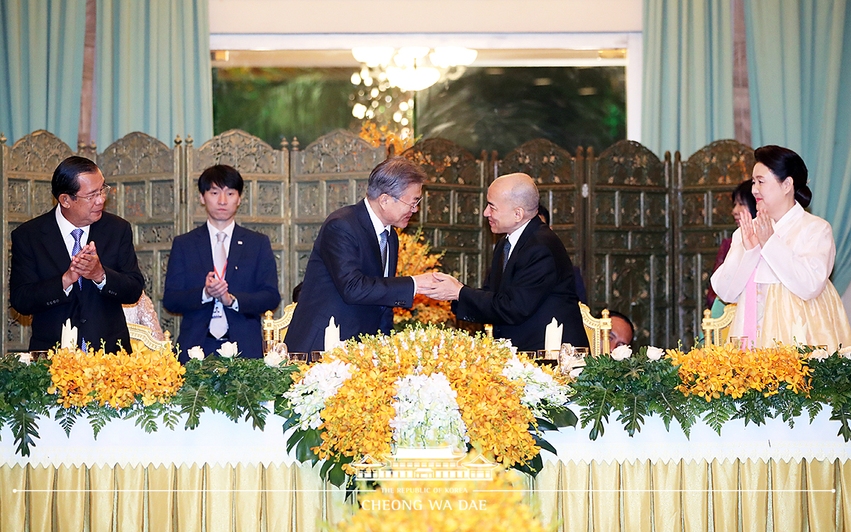 Attending the state dinner hosted by His Majesty King Norodom Sihamoni of Cambodia 