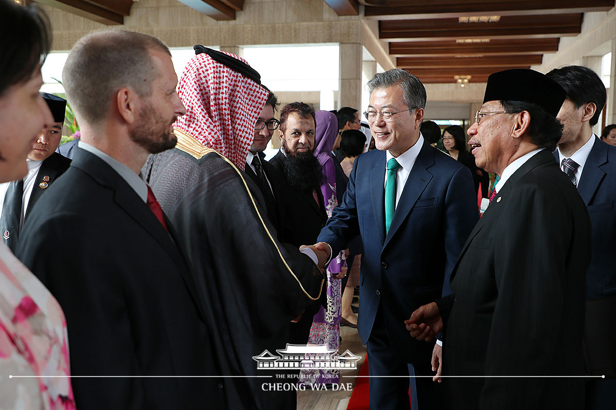 Attending the official welcoming ceremony in Brunei 