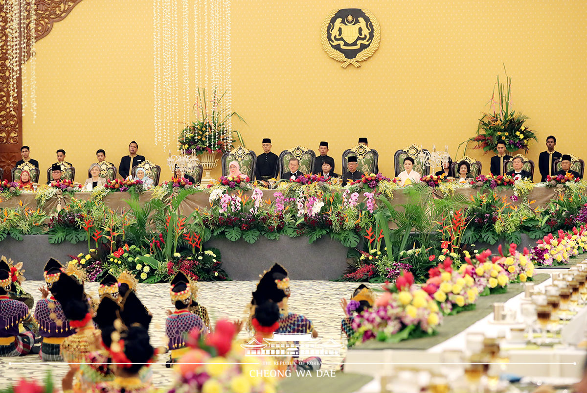 Attending the state dinner hosted by His Majesty Sultan Abdullah Sultan Ahmad Shah of Malaysia 