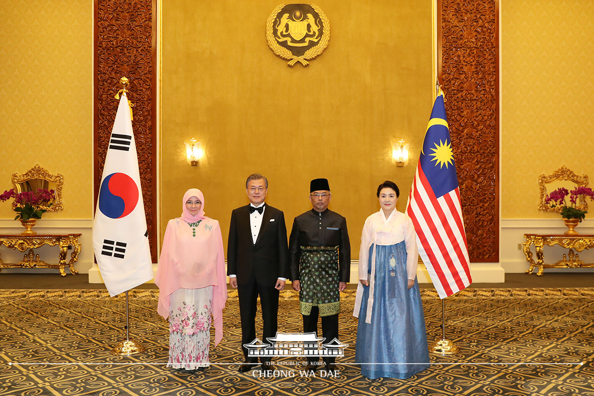 Attending the state dinner hosted by His Majesty Sultan Abdullah Sultan Ahmad Shah of Malaysia 