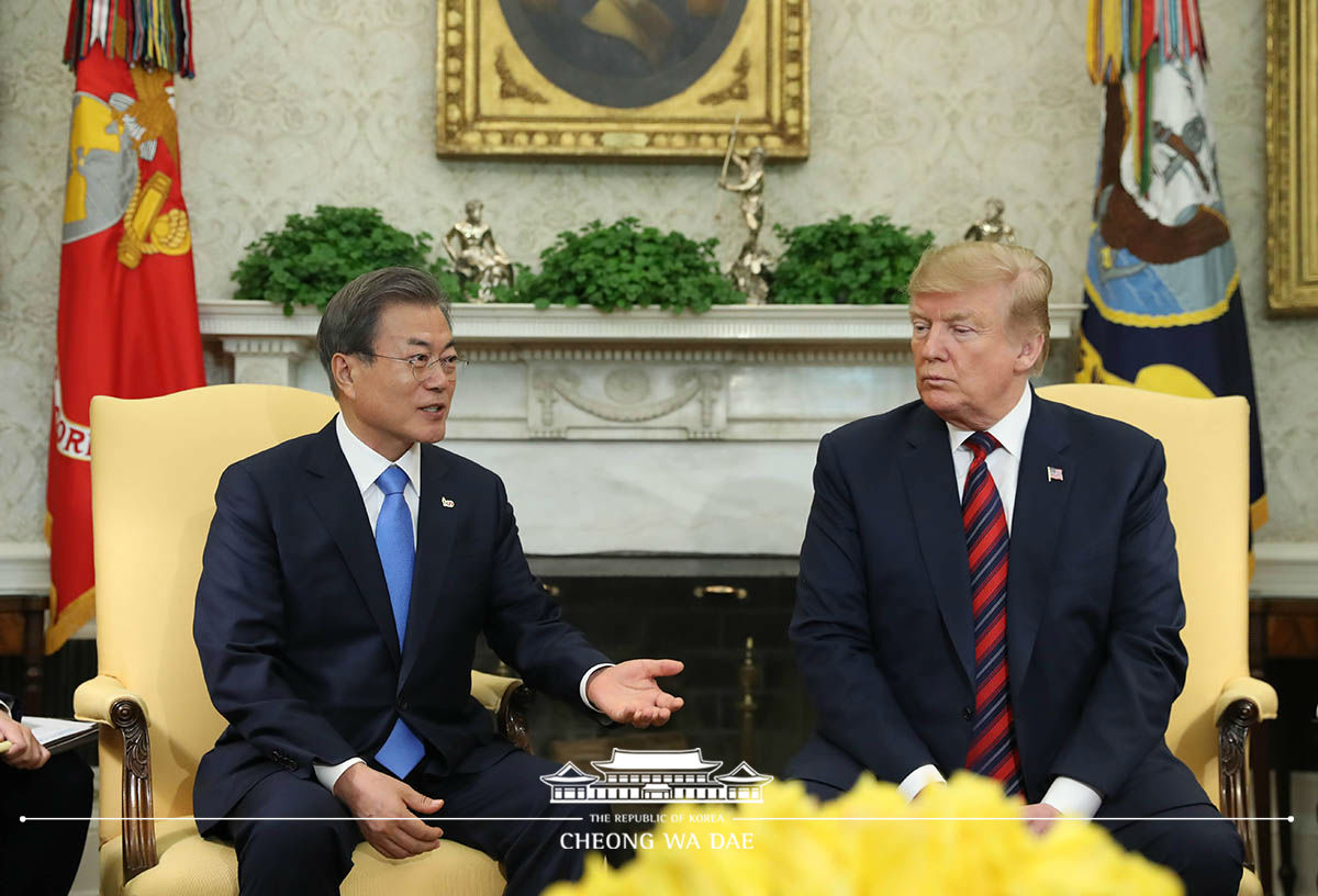 Korea-U.S. one-on-one summit at the White House 