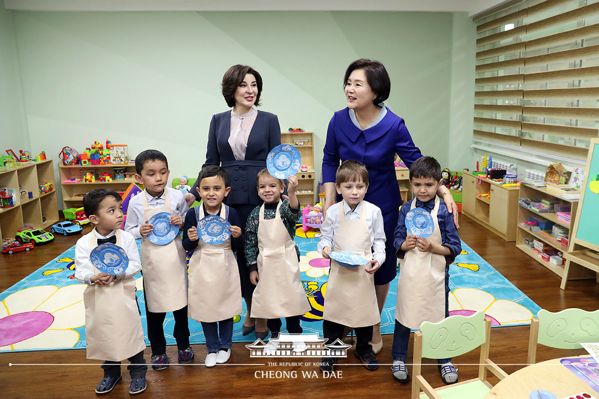 First Lady Kim Jung-sook visiting Kindergarten No. 369 of the Yakkasaray district in Tashkent, Uzbekistan