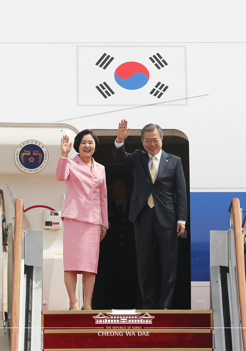 Departing from Seoul Air Base for state visits to three Central Asian nations 