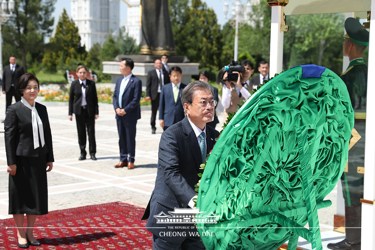 Laying a wreath at the Independence Monument and planting a commemorative tree in Ashgabat, Turkmenistan 