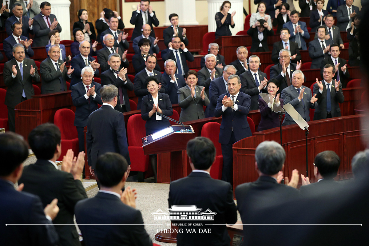 Addressing the Supreme Assembly of the Republic of Uzbekistan 