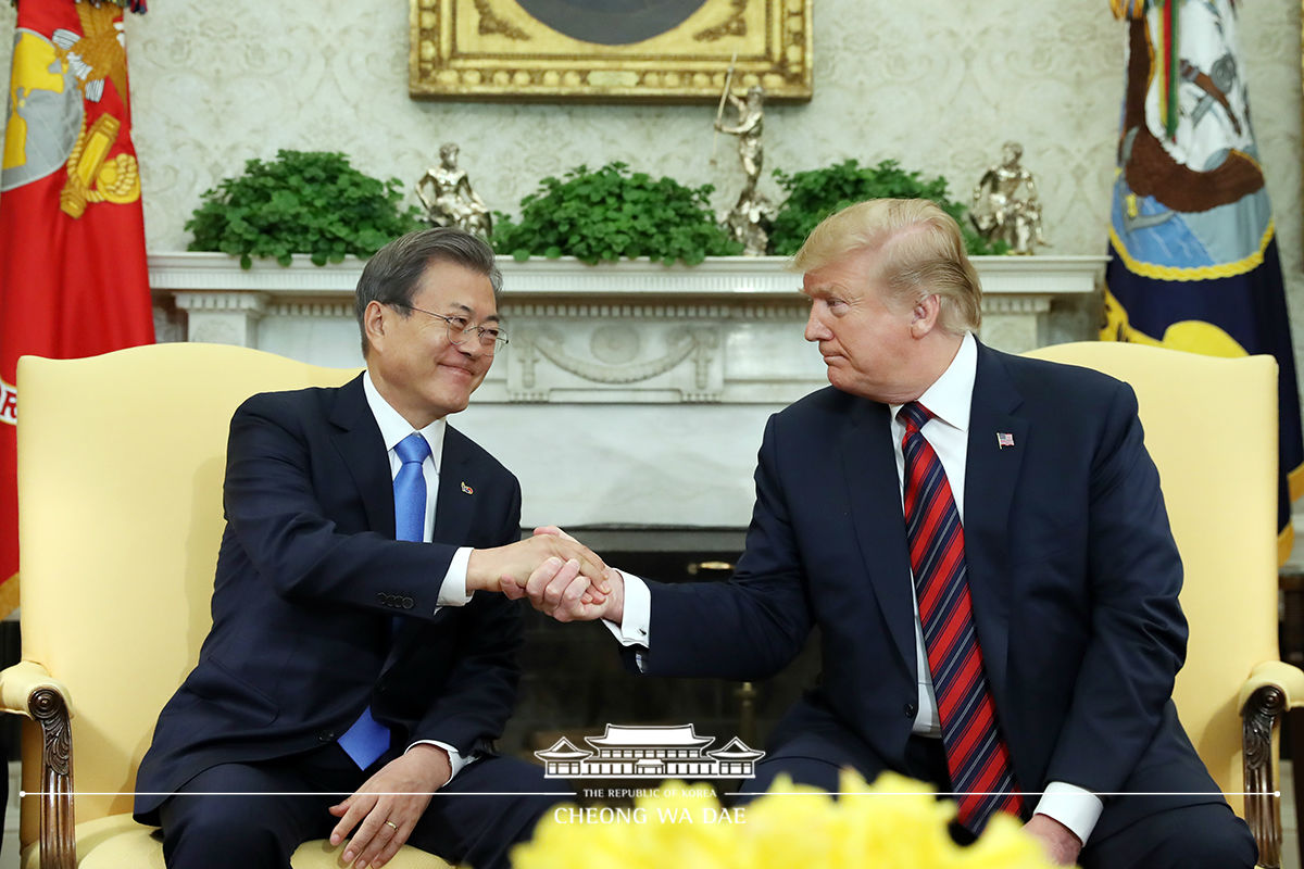 Korea-U.S. one-on-one summit at the White House 