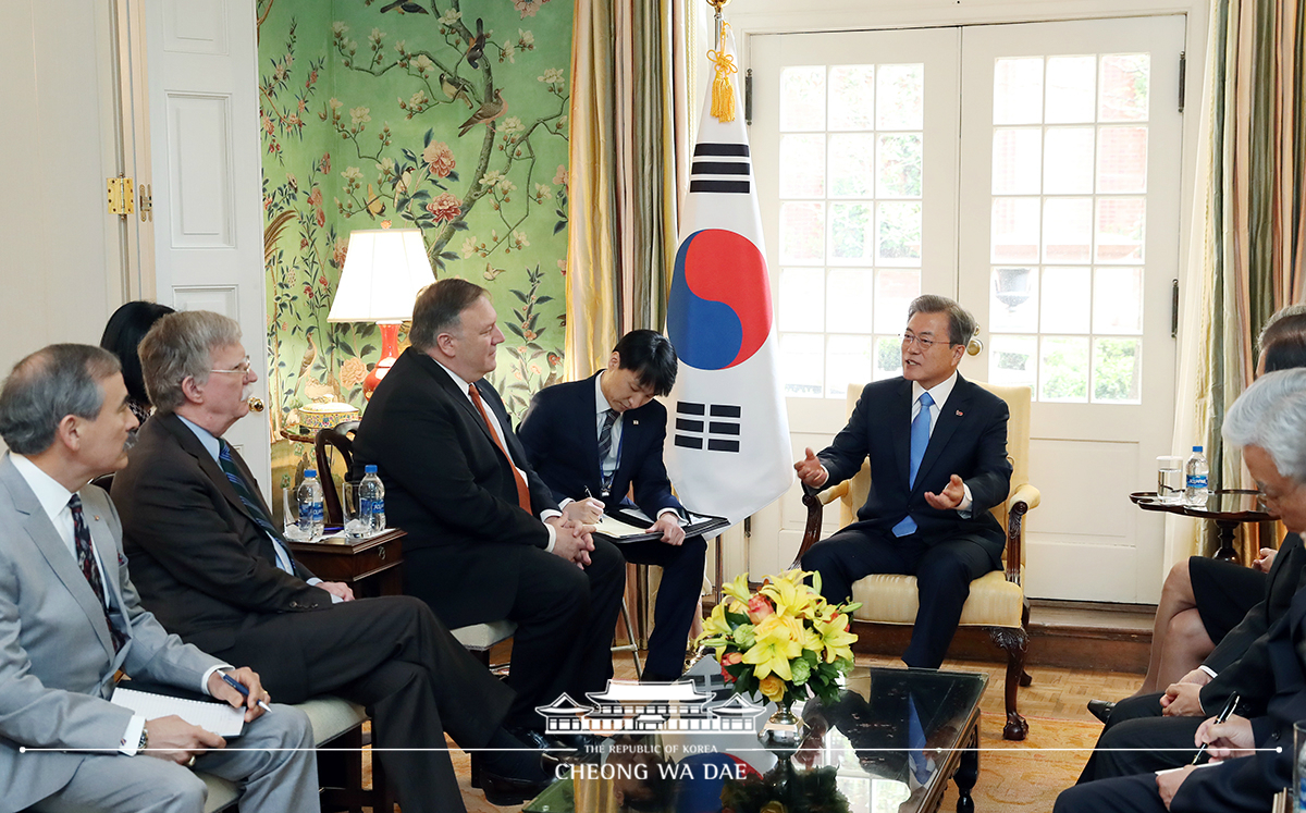 Meeting with U.S. Secretary of State Mike Pompeo, White House National Security Advisor John Bolton and other key officials in Washington, D.C. 