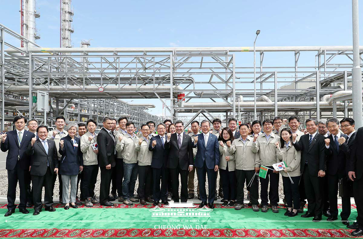 Visiting the Kiyanly gas chemical complex in Turkmenistan 