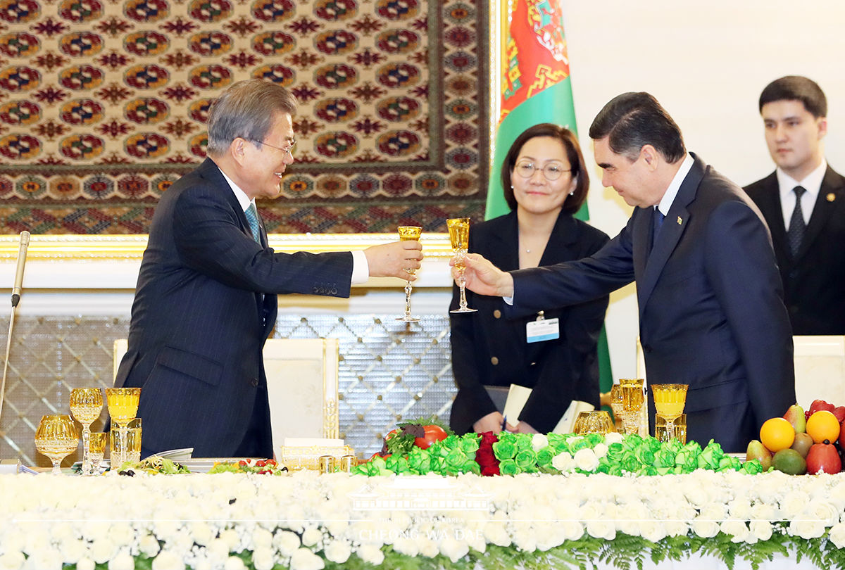 Official banquet hosted by President of Turkmenistan Gurbanguly Berdimuhamedov at the Oguzkhan Presidential Palace in Ashgabat 