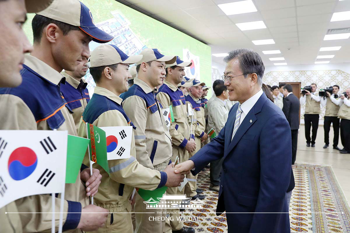 Visiting the Kiyanly gas chemical complex in Turkmenistan 