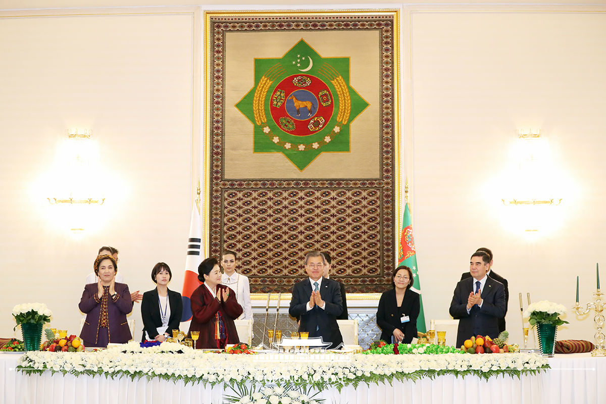 Official banquet hosted by President of Turkmenistan Gurbanguly Berdimuhamedov at the Oguzkhan Presidential Palace in Ashgabat 