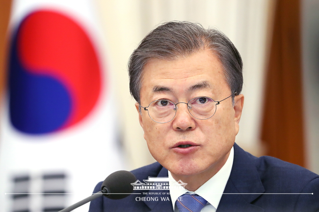 President Moon Jae-in on April 30 speaks at a Cabinet meeting. The German newspaper Frankfurter Allgemeine Zeitung (FAZ) on May 10 will publish his op-ed "The Greatness of the Ordinary: Reflecting on the New World Order."