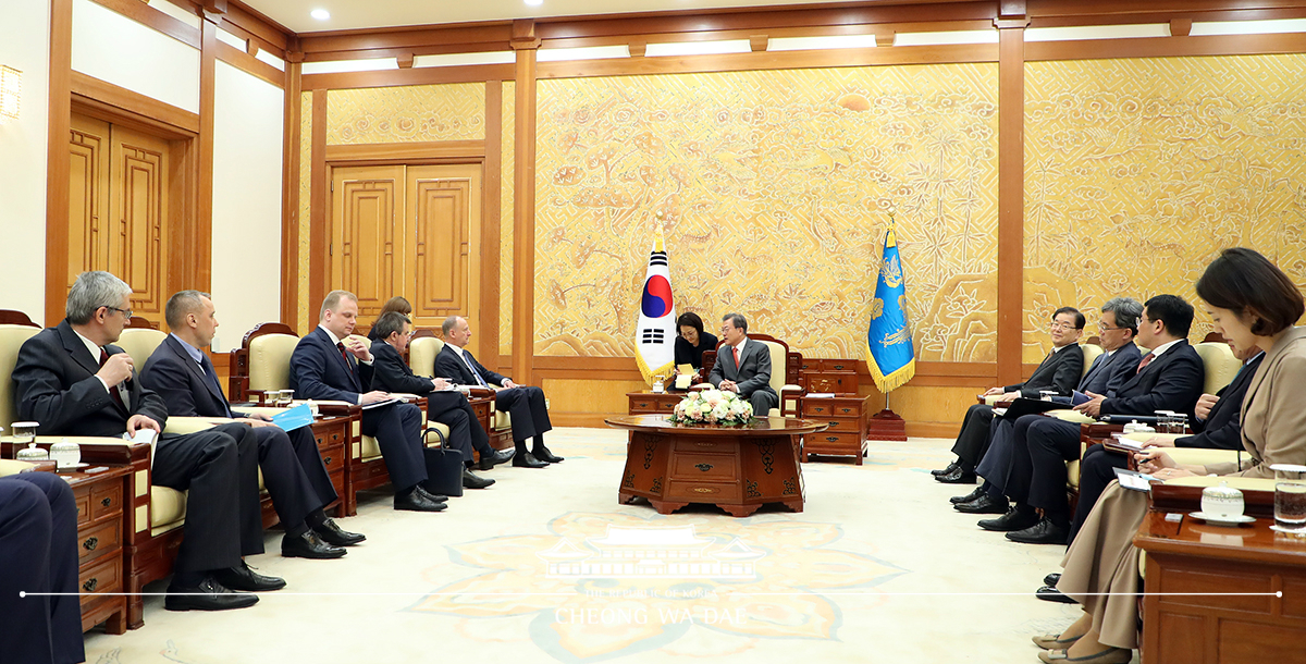 Meeting with Secretary of the Russian Security Council Nikolai Patrushev at Cheong Wa Dae 