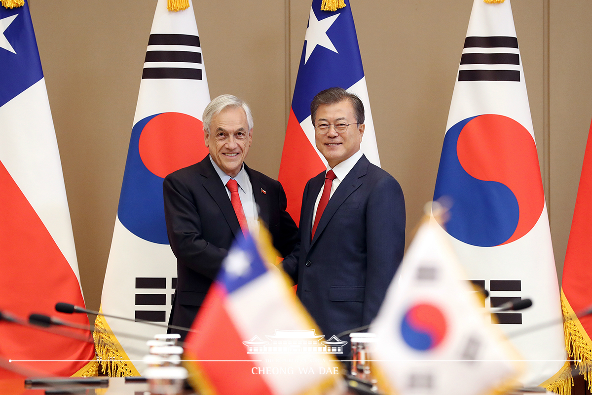 Korea-Chile summit at Cheong Wa Dae 