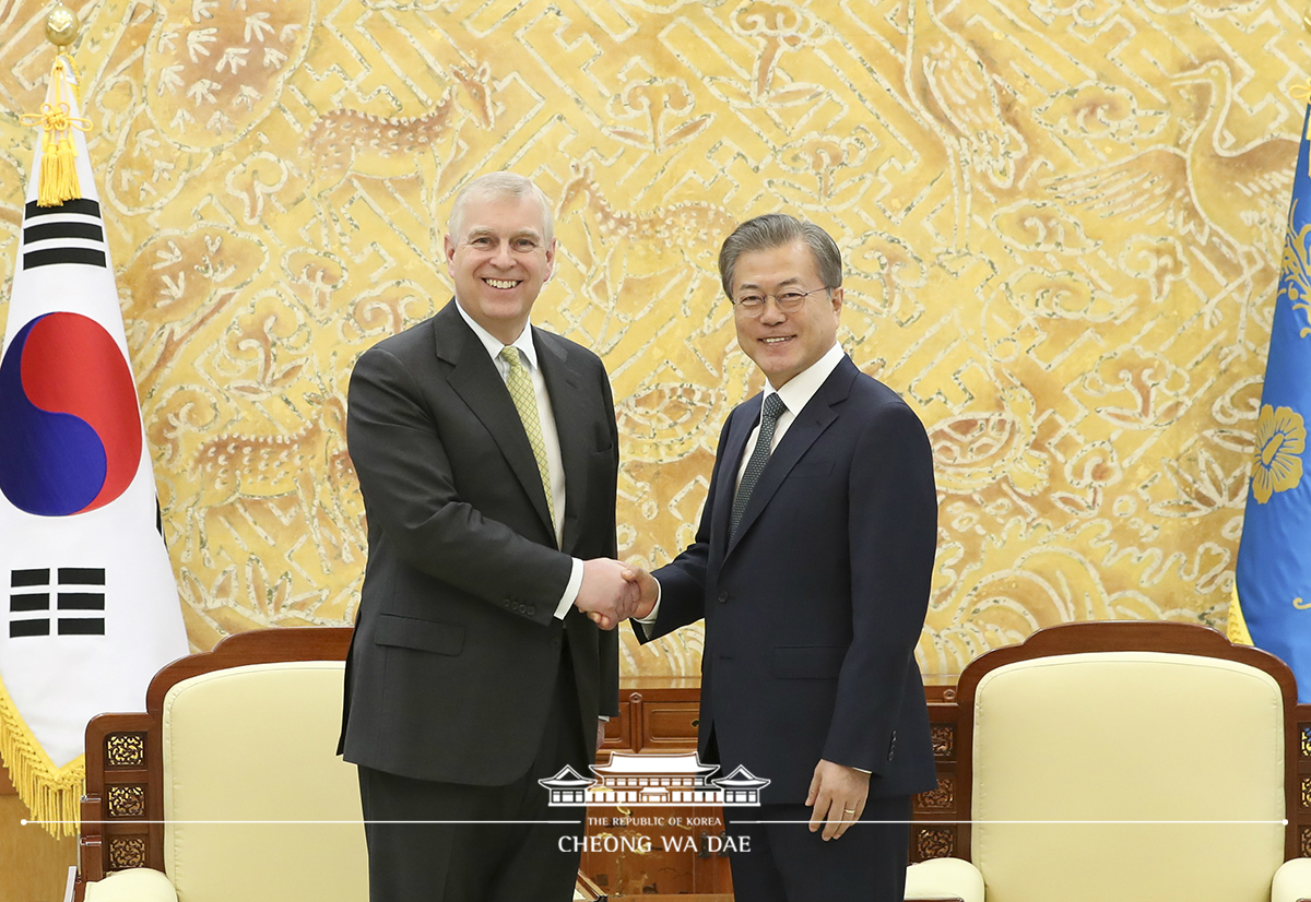 Meeting with His Royal Highness The Duke of York, Prince Andrew of the United Kingdom, at Cheong Wa Dae 