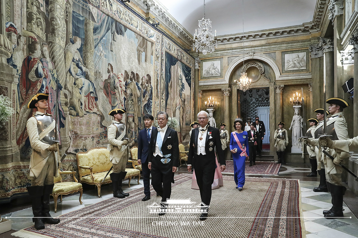 Attending a state dinner hosted by His Majesty King Carl XVI Gustaf of Sweden at the Royal Palace in Stockholm, Sweden 