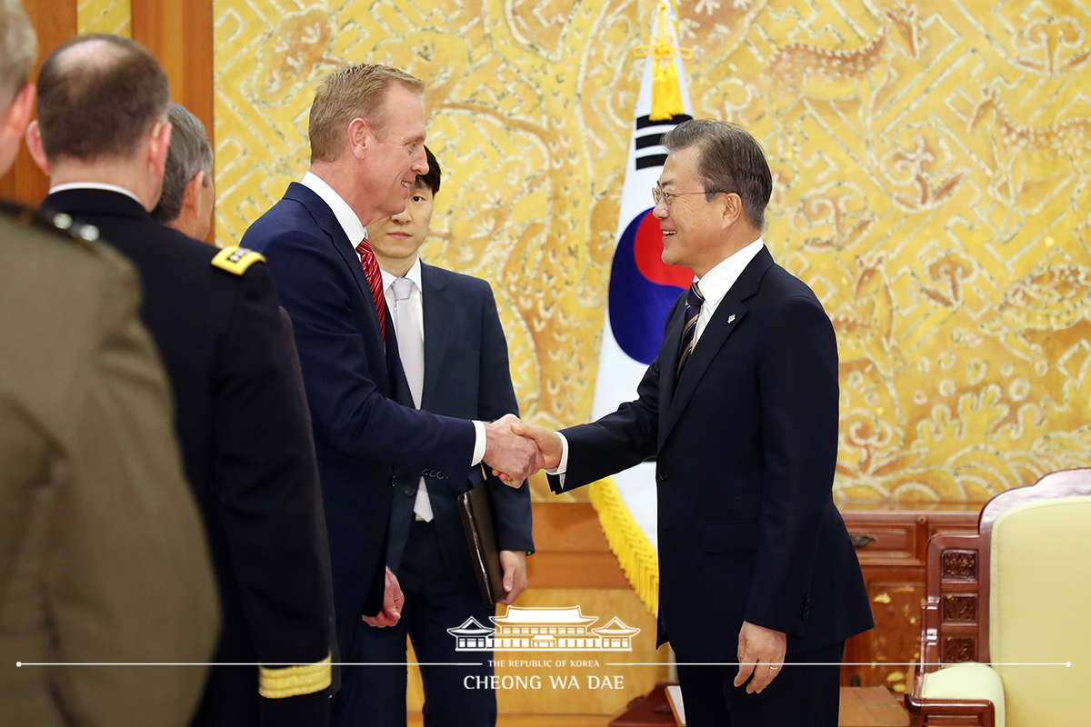 Meeting with acting U.S. Secretary of Defense Patrick Shanahan at Cheong Wa Dae