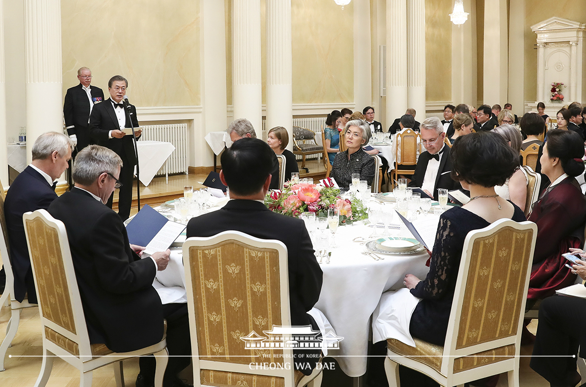 Attending a state dinner hosted by Finnish President Sauli Niinistö in Helsinki, Finland