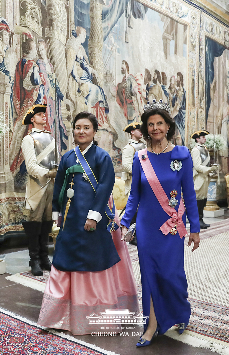 Attending a state dinner hosted by His Majesty King Carl XVI Gustaf of Sweden at the Royal Palace in Stockholm, Sweden 