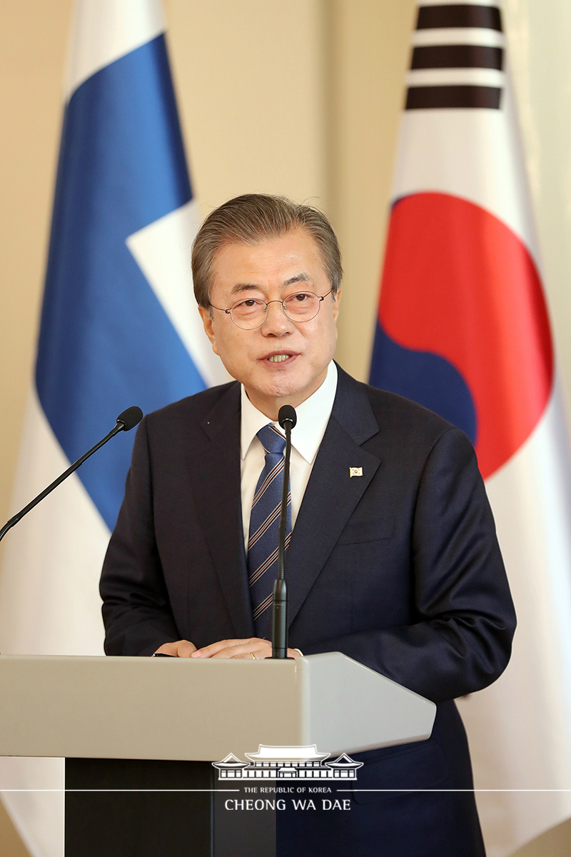 Joint press conference following the Korea-Finland summit at the Presidential Palace in Helsinki