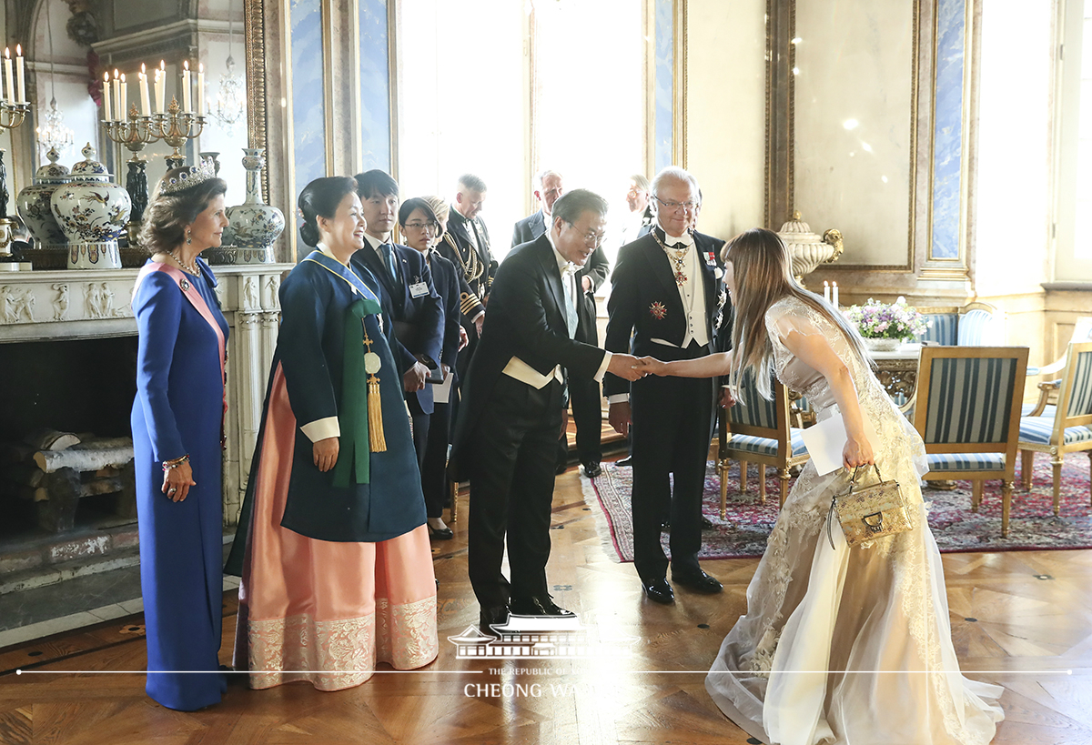 Attending a state dinner hosted by His Majesty King Carl XVI Gustaf of Sweden at the Royal Palace in Stockholm, Sweden 