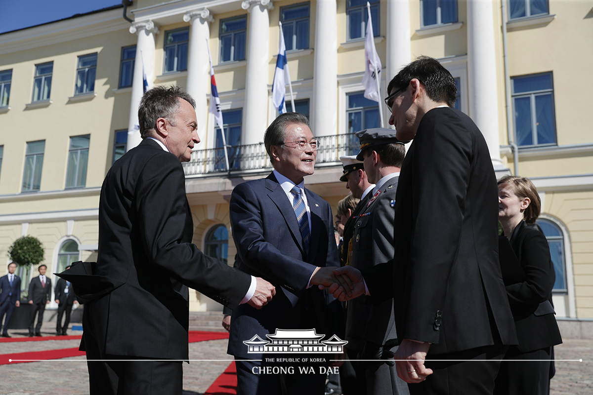 Attending the official welcoming ceremony during the state visit to Finland