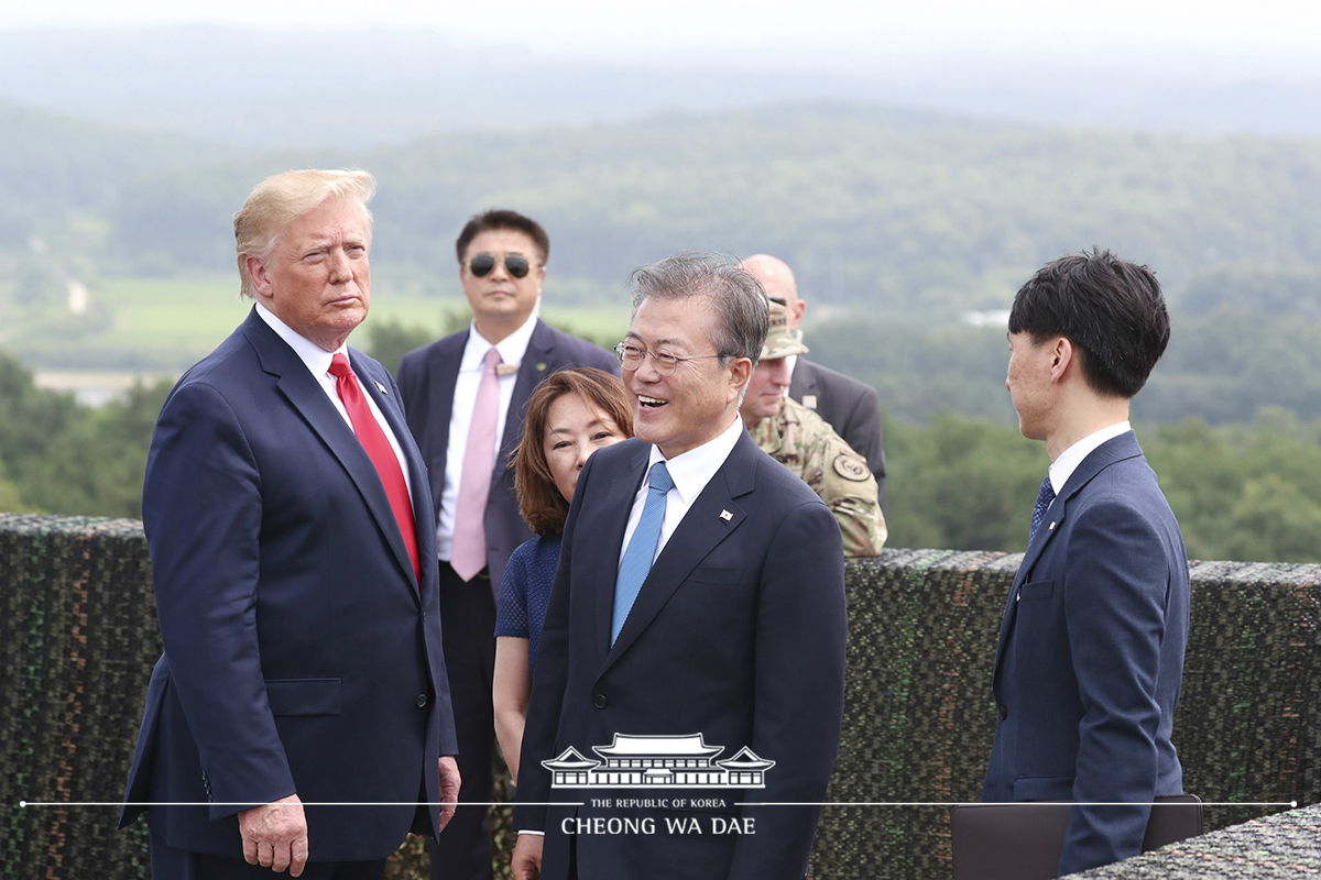 Visiting the Demilitarized Zone along with U.S. President Donald Trump