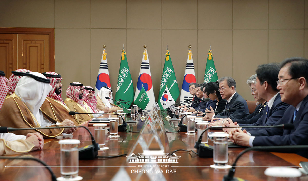 Holding talks with Saudi Arabia’s Crown Prince Mohammed bin Salman bin Abdulaziz Al Saud at Cheong Wa Dae