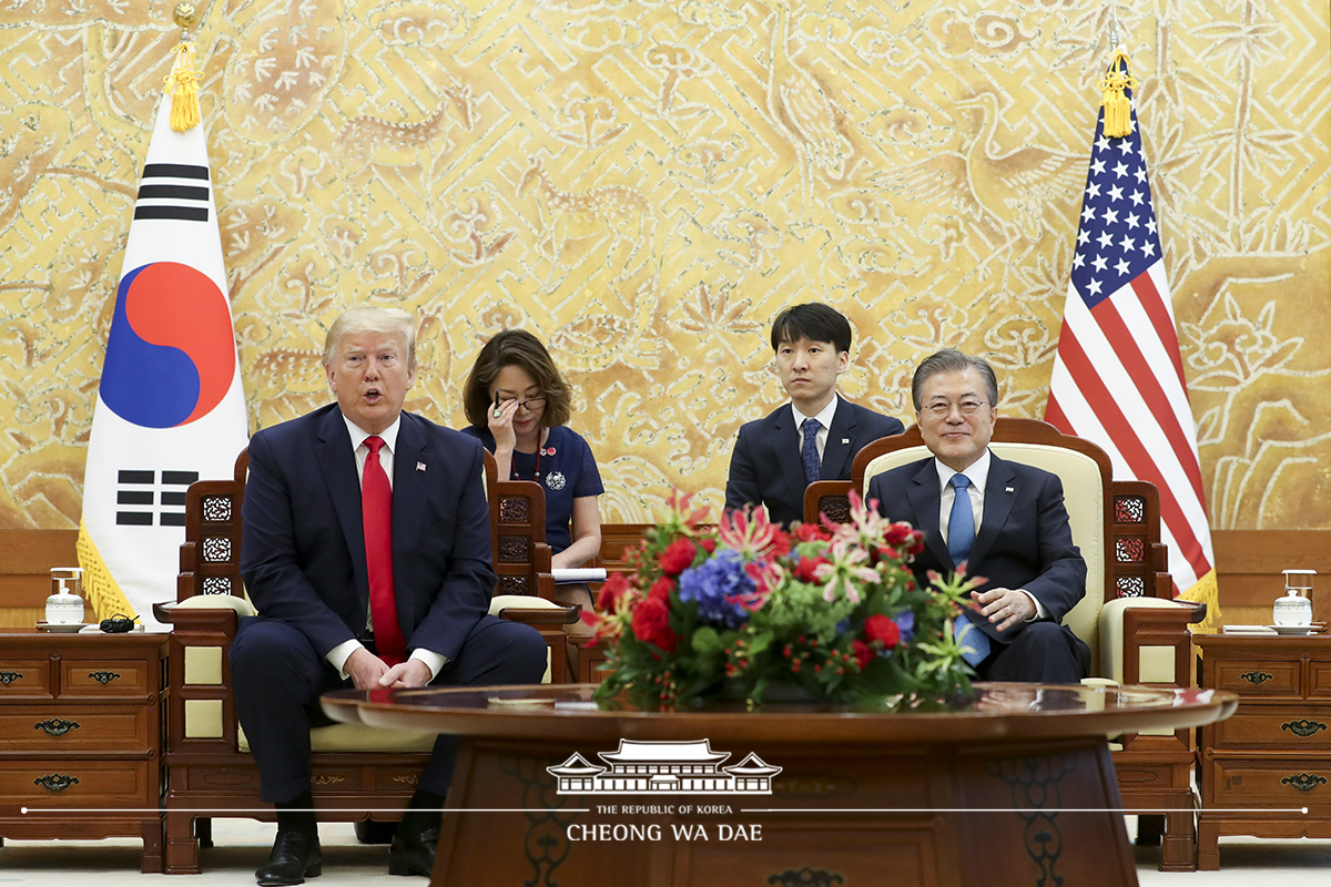 Attending the small-group Korea-U.S. summit at Cheong Wa Dae