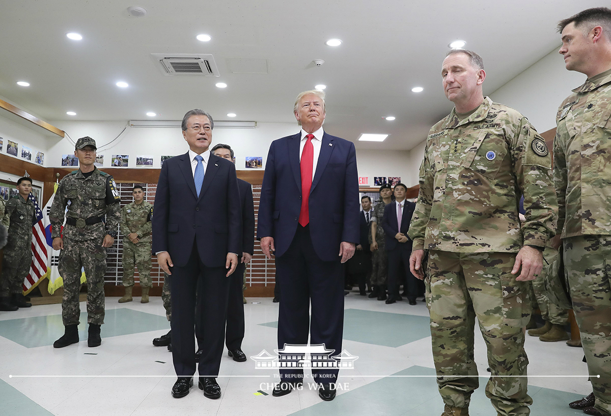 Visiting Camp Bonifas in Paju, Gyeonggi-do, together with U.S. President Donald Trump