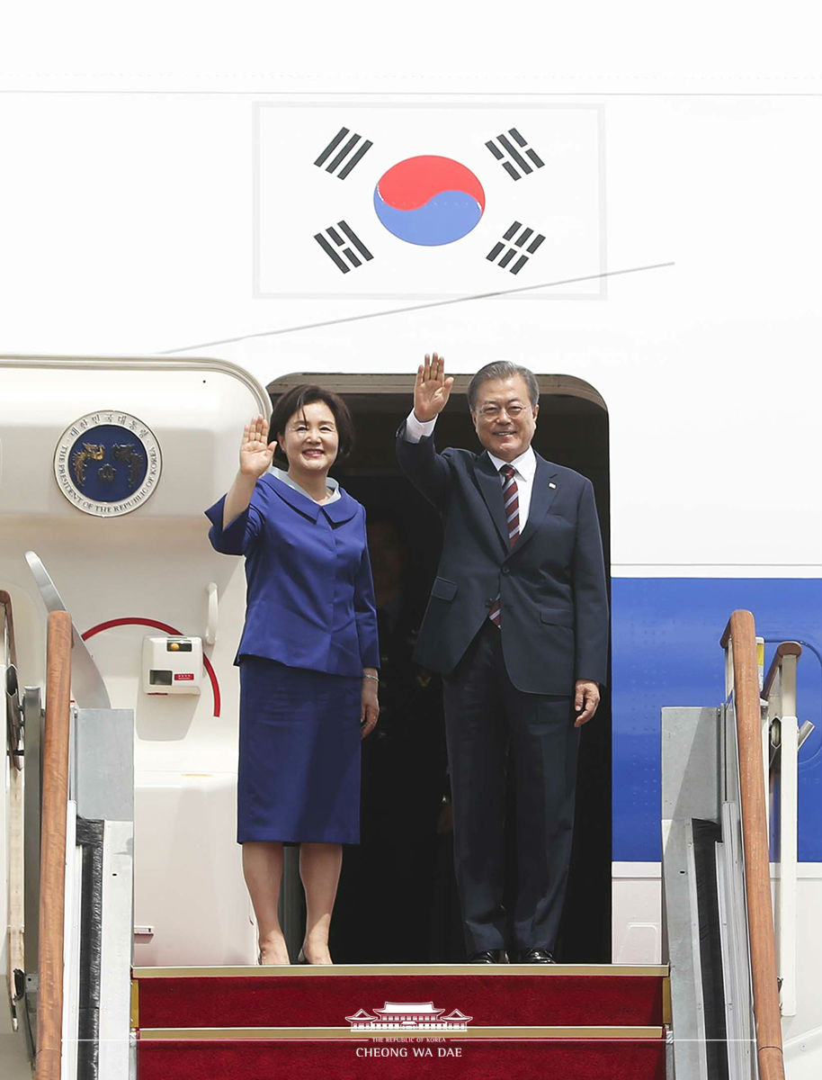 Departing from Seoul Air Base for Japan to attend the G20 Osaka Summit