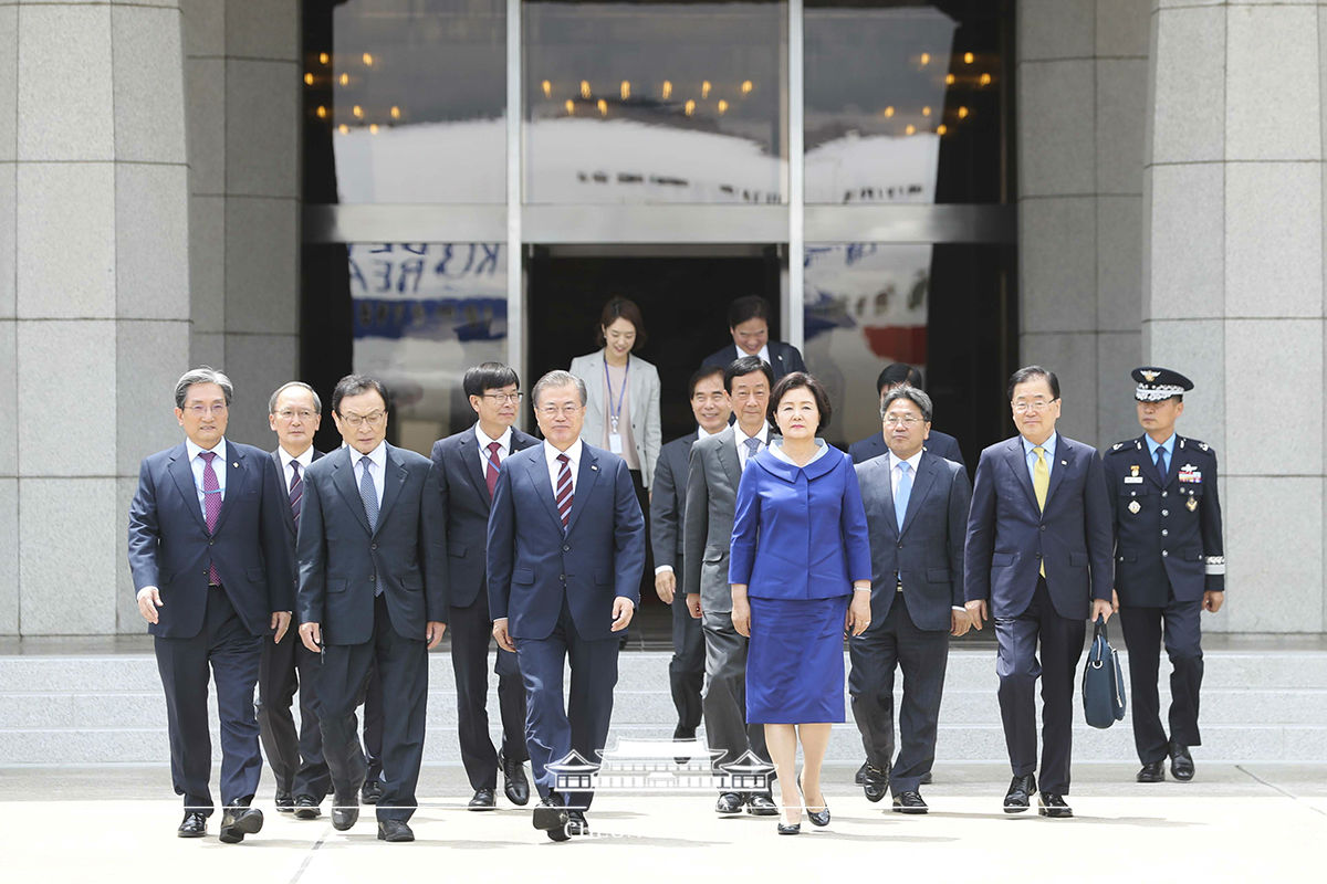 Departing from Seoul Air Base for Japan to attend the G20 Osaka Summit