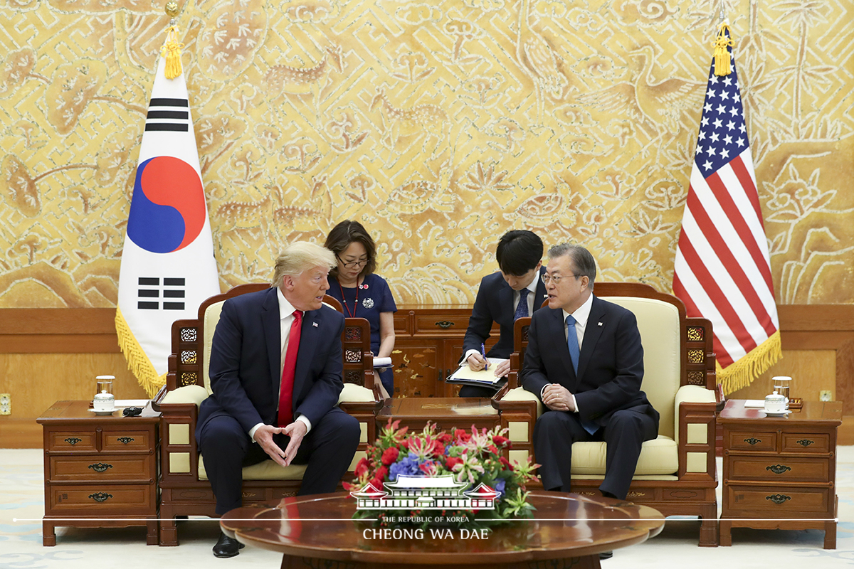 Attending the small-group Korea-U.S. summit at Cheong Wa Dae