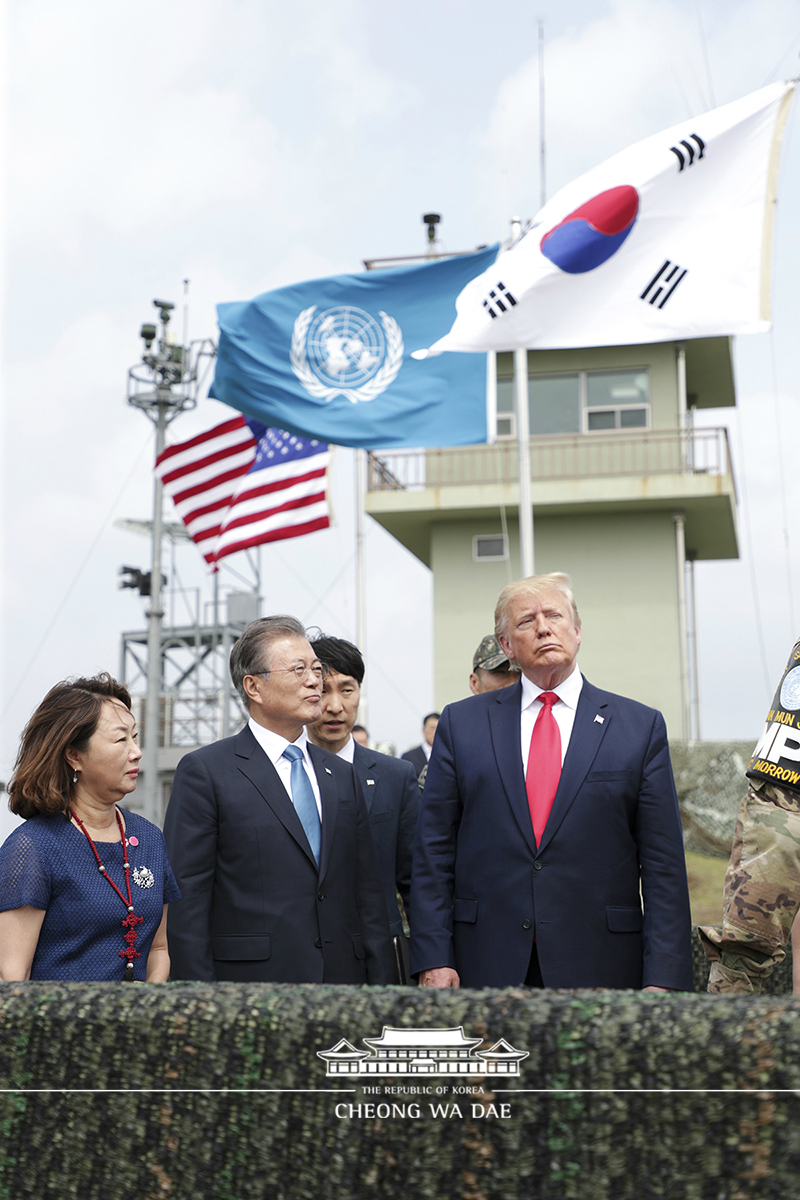 Visiting the Demilitarized Zone along with U.S. President Donald Trump