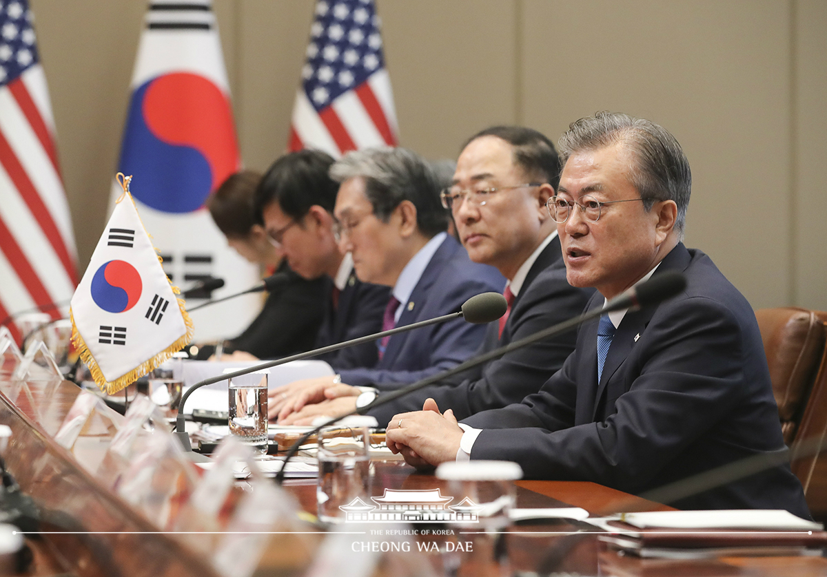 Attending the expanded Korea-U.S. summit at Cheong Wa Dae