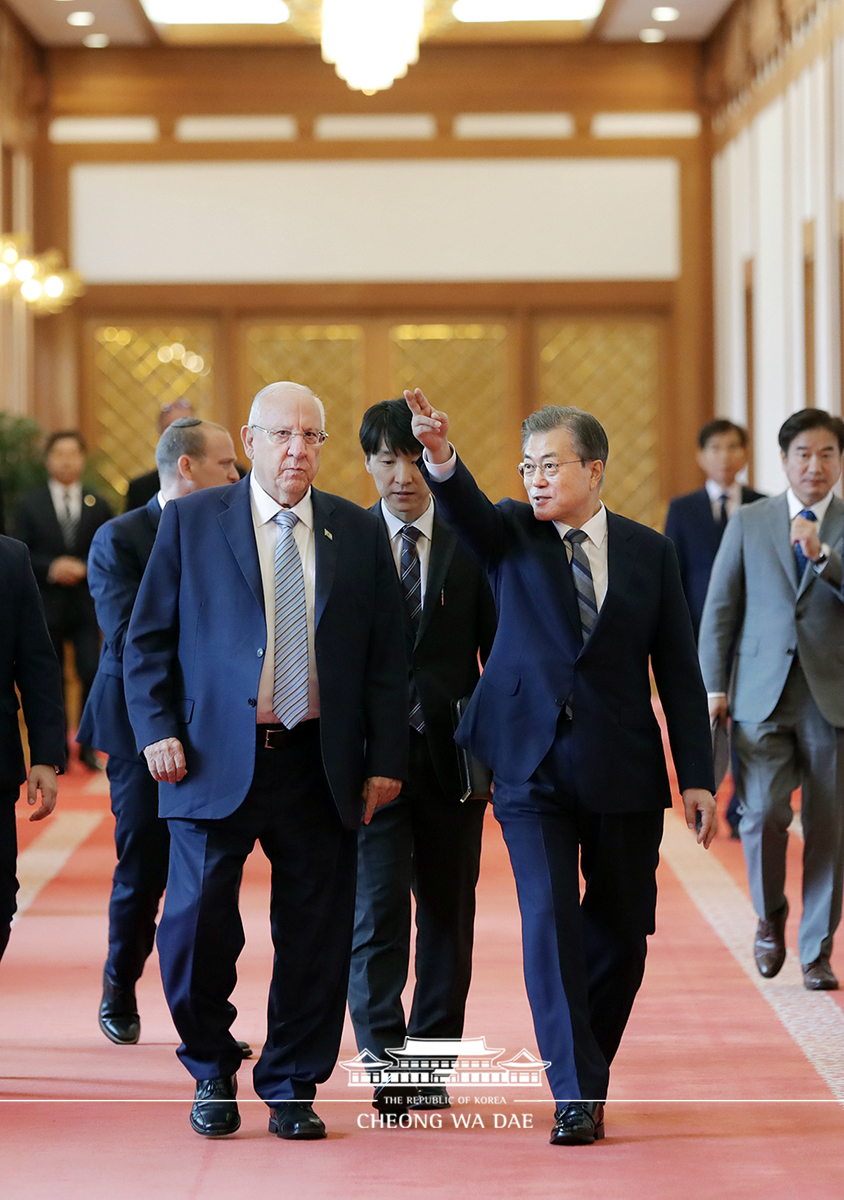 Official luncheon hosted by President Moon Jae-in for Israeli President Reuven Rivlin at Cheong Wa Dae