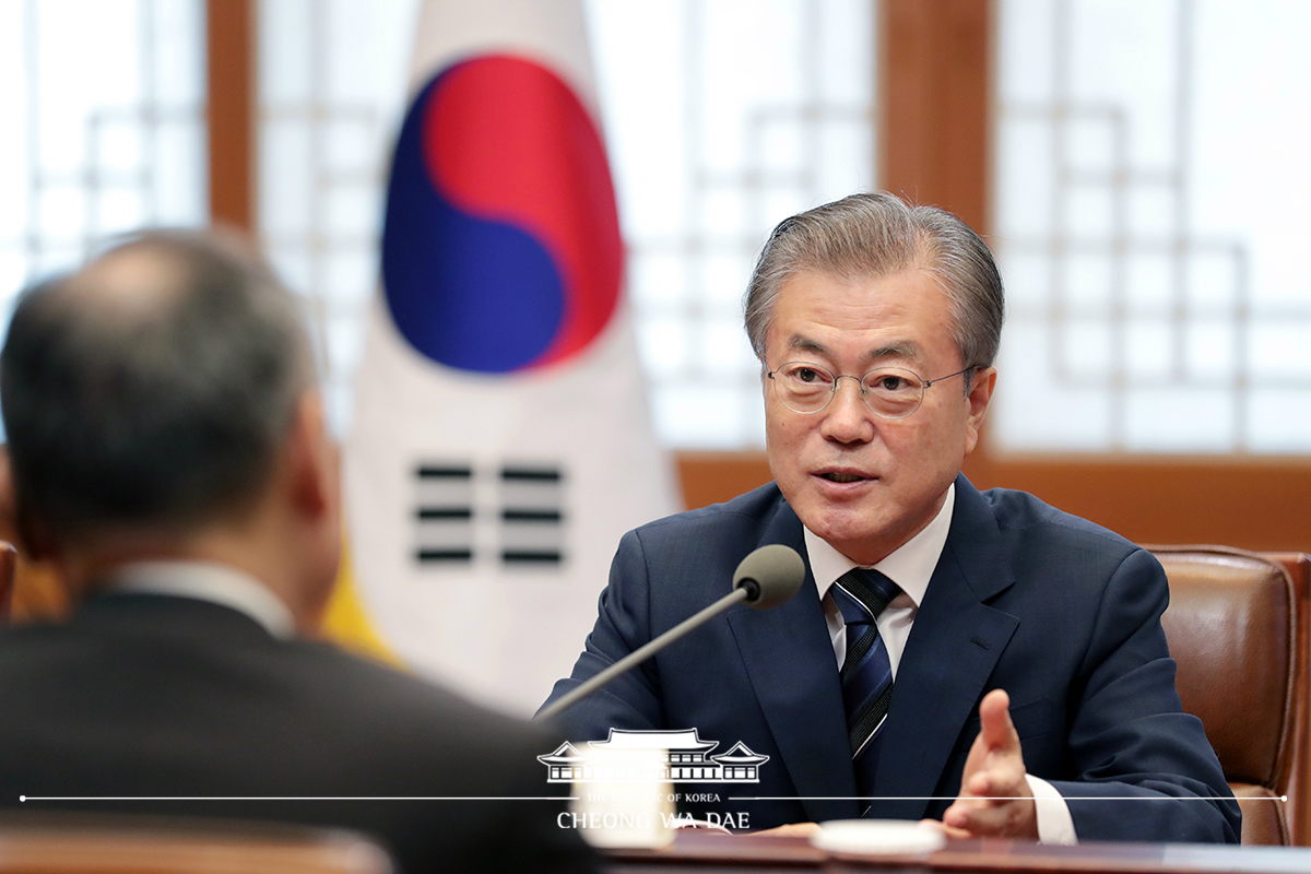 Meeting with the Chairman of SoftBank Group Masayoshi Son at Cheong Wa Dae