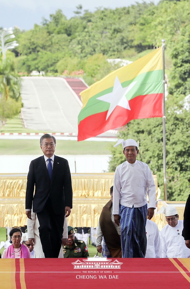 Attending the official welcoming ceremony at the Presidential Palace in Nay Pyi Taw, Myanmar 