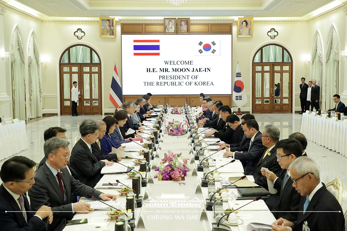 Attending the Korea-Thailand summit in Bangkok 