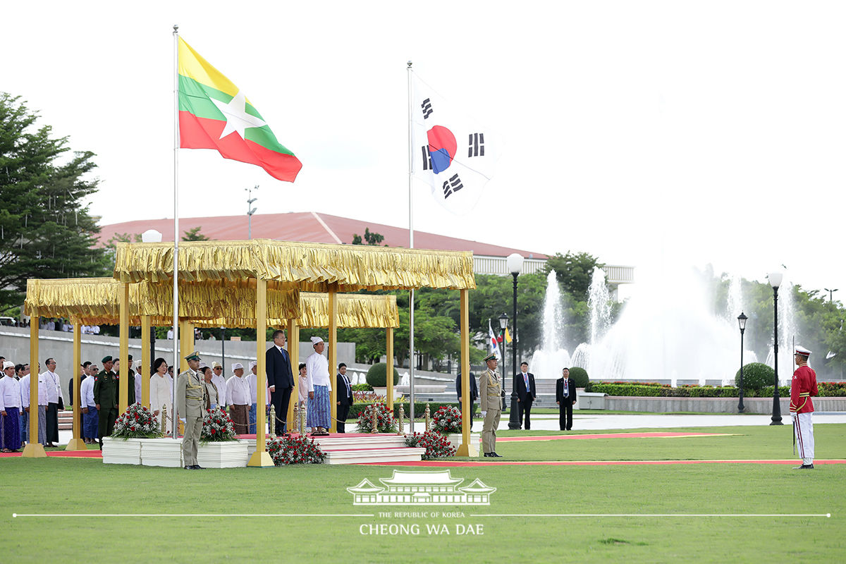 Attending the official welcoming ceremony at the Presidential Palace in Nay Pyi Taw, Myanmar 