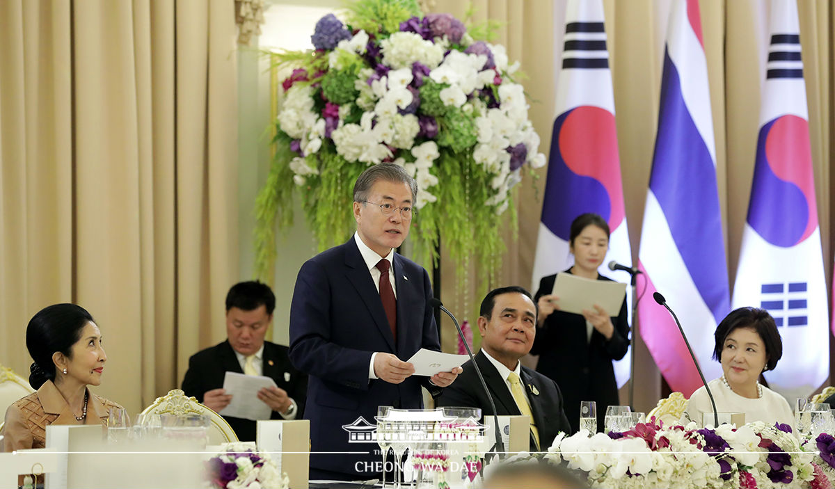 Attending an official luncheon hosted by Prime Minister Prayut Chan-o-cha at the Office of the Prime Minister in Bangkok 