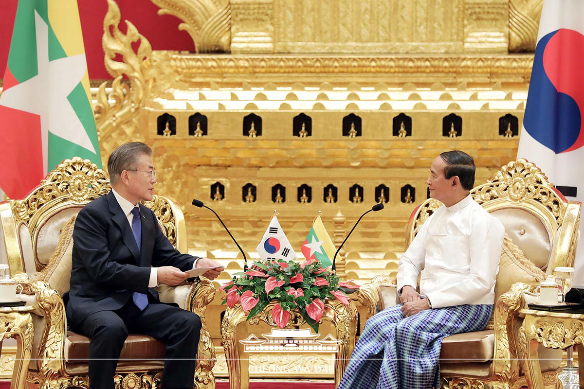 Conversing with Myanmar’s President U Win Myint at the Presidential Palace in Nay Pyi Taw 