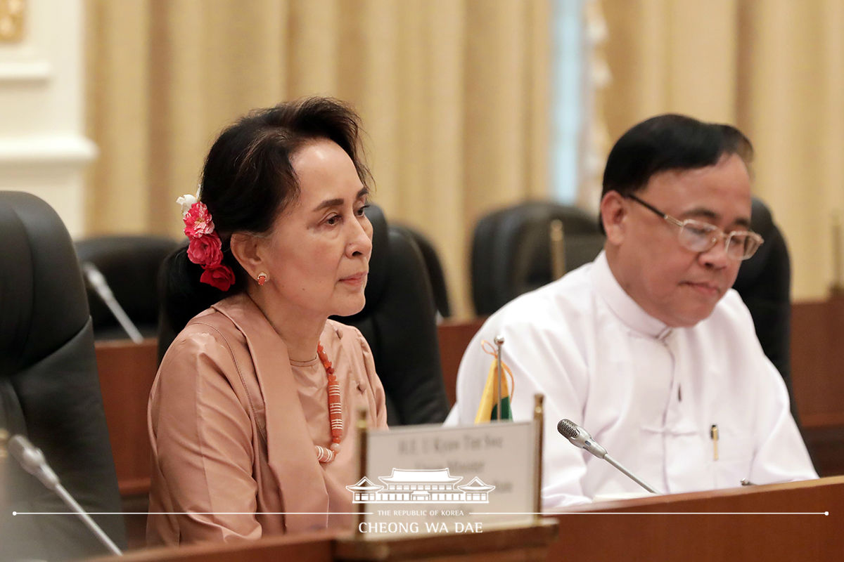 Attending the Korea-Myanmar summit at the Presidential Palace in Nay Pyi Taw 