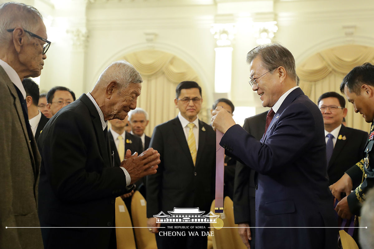 Meeting with some of Thailand’s Korean War veterans at the Office of the Prime Minister in Bangkok 