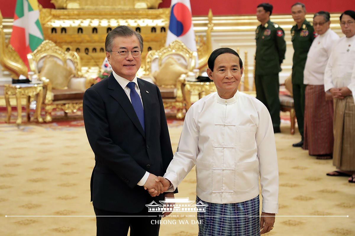 Conversing with Myanmar’s President U Win Myint at the Presidential Palace in Nay Pyi Taw 