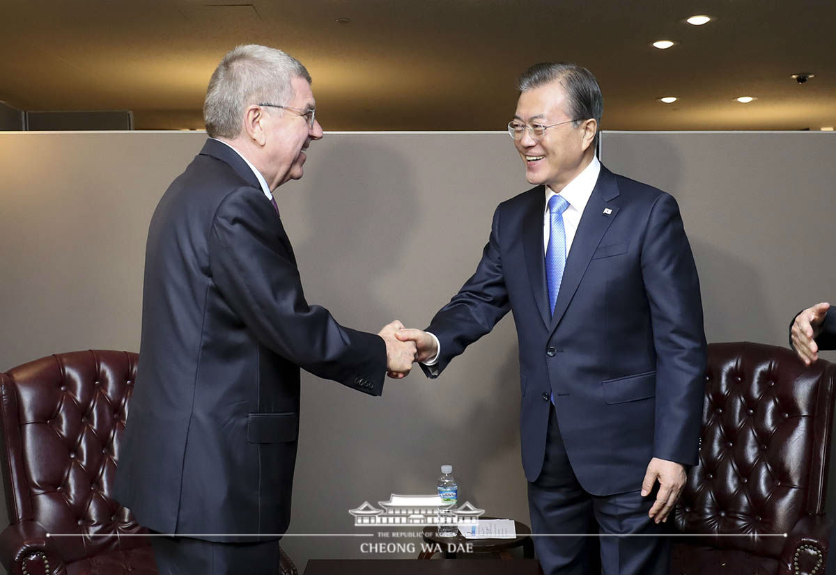 Meeting with President of the International Olympic Committee Thomas Bach on the sidelines of the 74th U.N. General Assembly in New York 