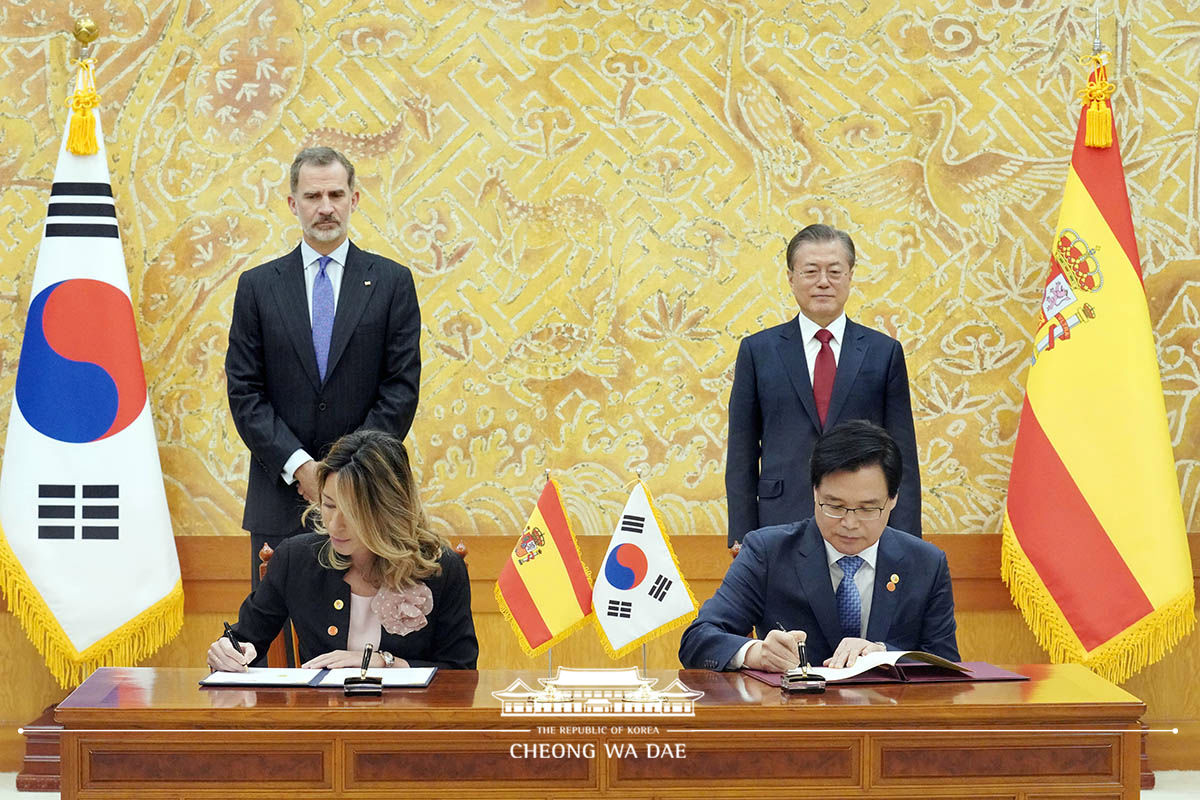 Attending a Korea-Spain MOU signing ceremony at Cheong Wa Dae