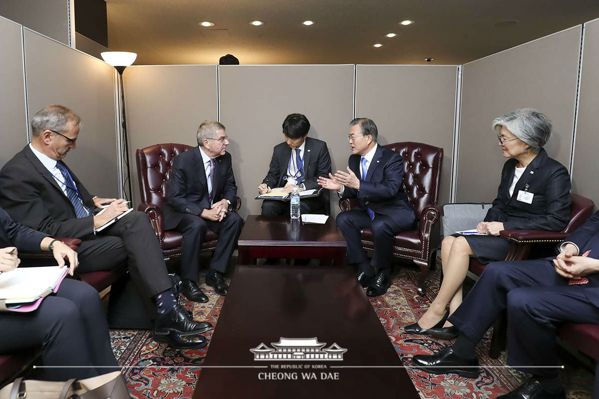 Meeting with President of the International Olympic Committee Thomas Bach on the sidelines of the 74th U.N. General Assembly in New York 